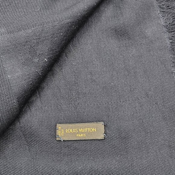 ❗SOLD❗ Monogram Classic Shawl - Picture 5 of 15